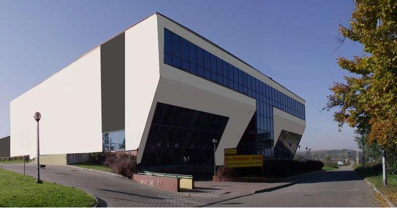 Marszałek dorzucił kasę na remont hali sportowej w Legnicy
