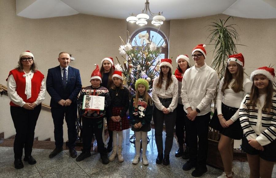Świąteczna atmosfera zawitała do Urzędu Gminy Rudna