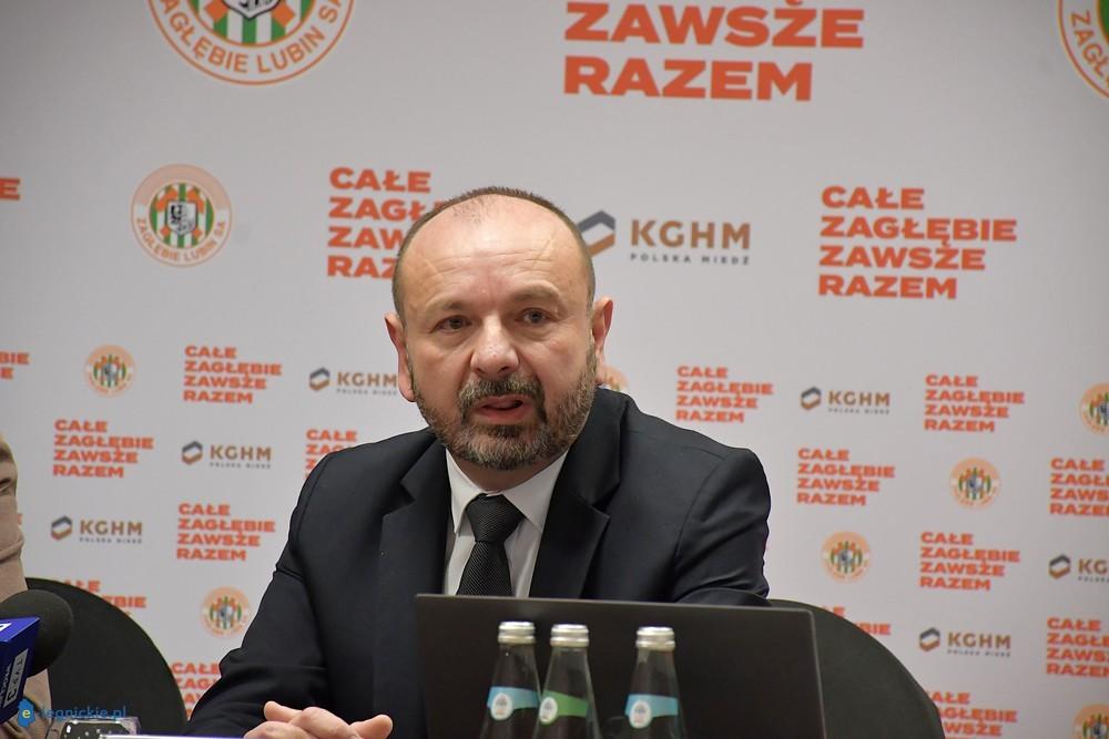 Prezes Paweł Jeż o kulisach nie zatrzymania w Zagłębiu Brighta Ede