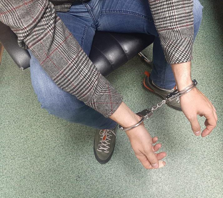 Broń, narkotyki i poszukiwany z narkotykami...
