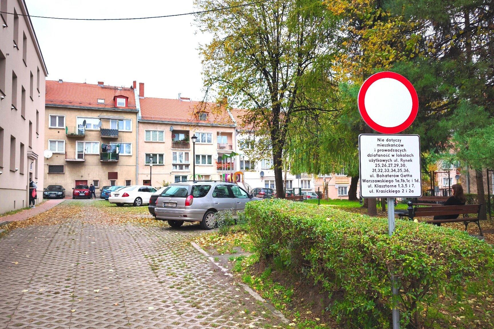 Parkowanie na podwórkach tylko z identyfikatorem