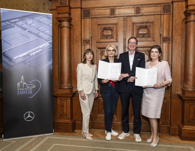 Mercedes będzie wspierał edukację uczniów z Zespołu Szkół Elektryczno-Mechanicznych w Legnicy