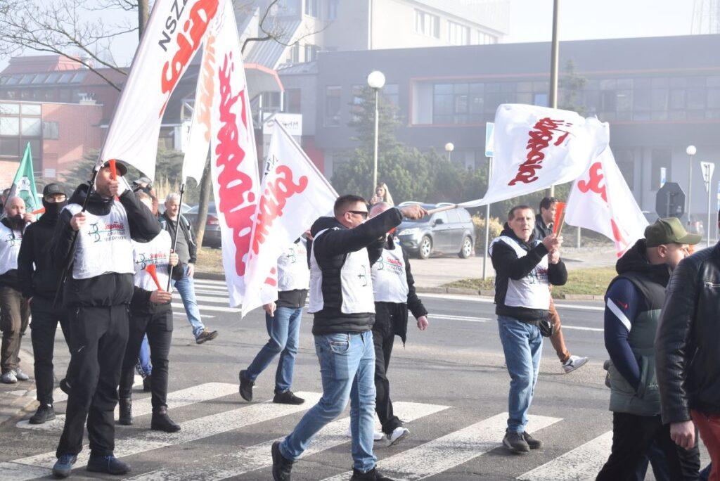 Protest związkowców. Domagają się podwyżek dla pracowników