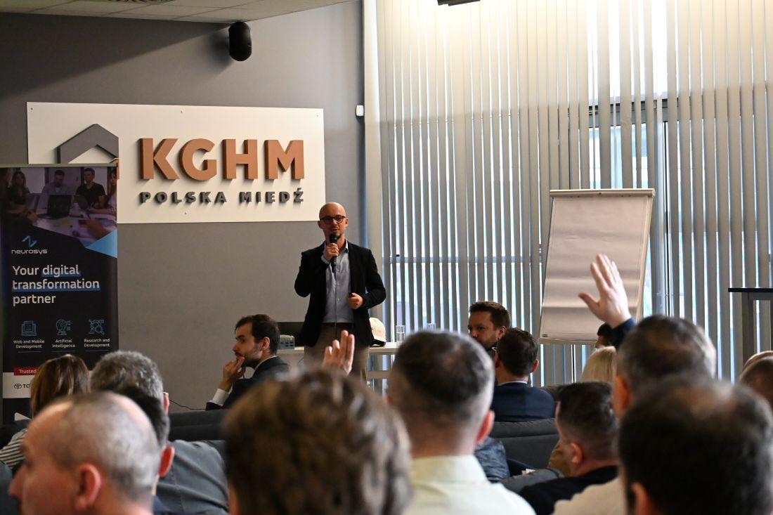 Seminarium warsztatowe o wykorzystaniu AI i AR w przemyśle