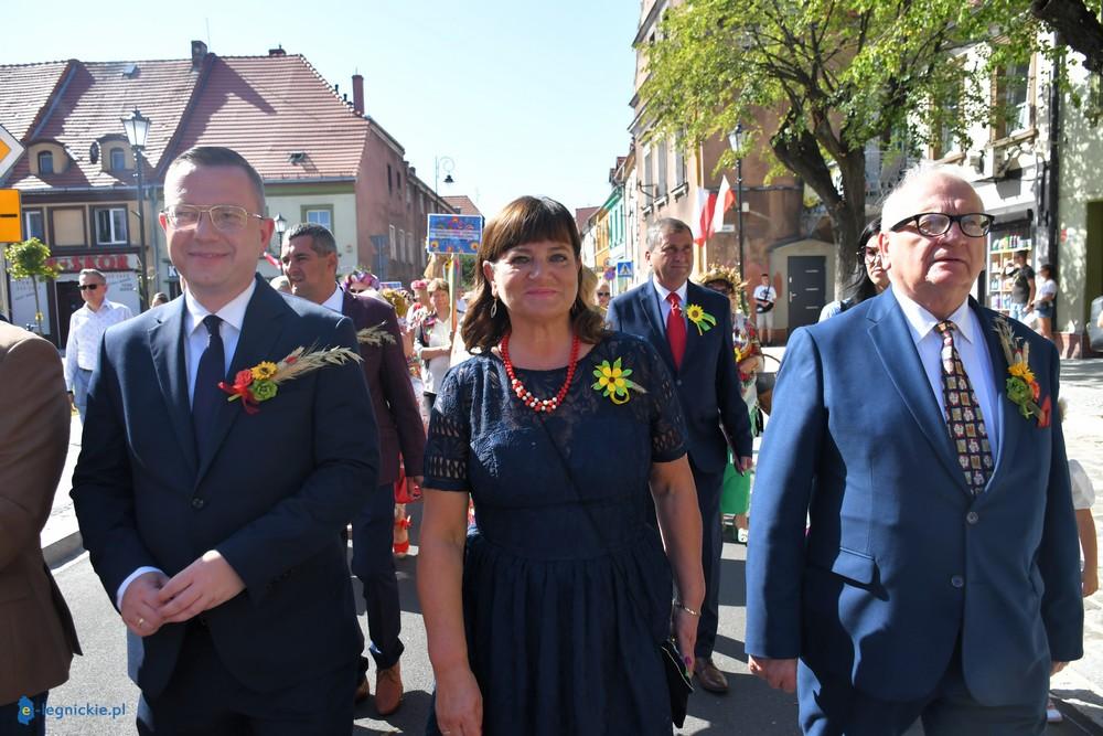 Barwny korowód rozpoczął Dożynki Gminy Prochowice (FOTO)