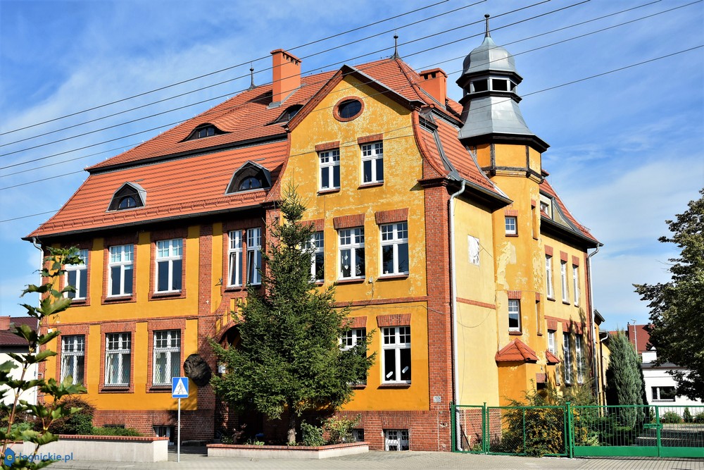 Będzie nowa elewacja szkoły (FOTO)