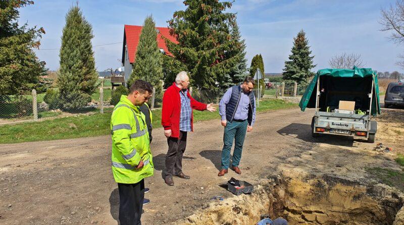 Kanalizacja, wodociągi, drogi - dzieje się... (FOTO)
