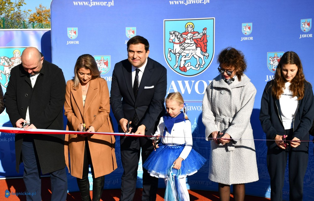 Kolejna szkoła z kompleksem boisk (FOTO)