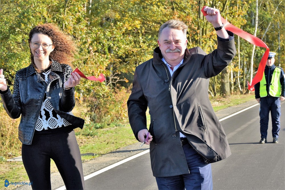 Nowa droga połączyła Osiek z Chróstnikiem (FOTO)