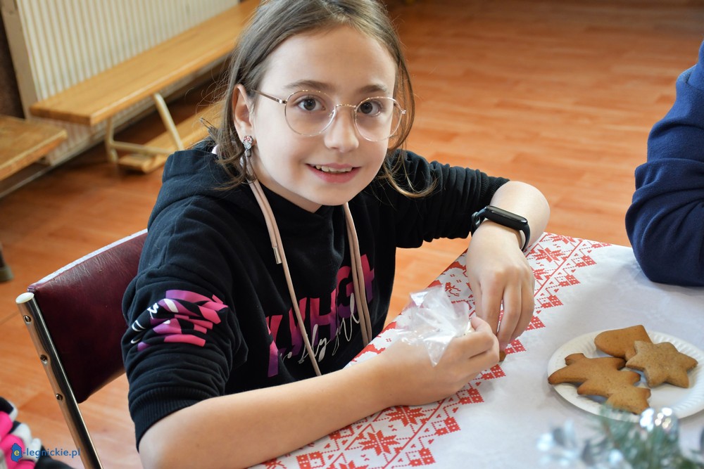 W gminie Kunice uczyli zdobienia pierników (FOTO)