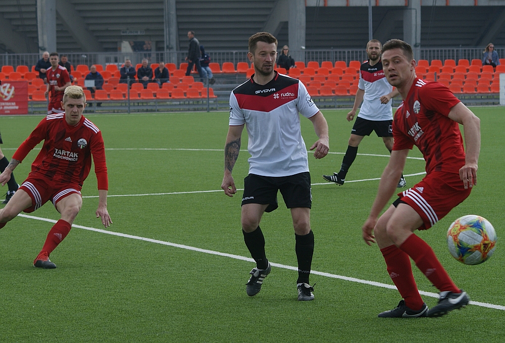 4 liga w blokach startowych...