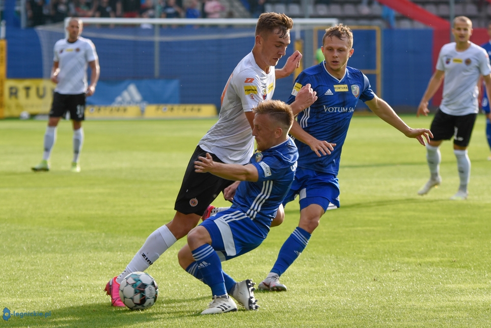 Bramkarz Miedzi bohaterem. Derby na remis (FOTO)