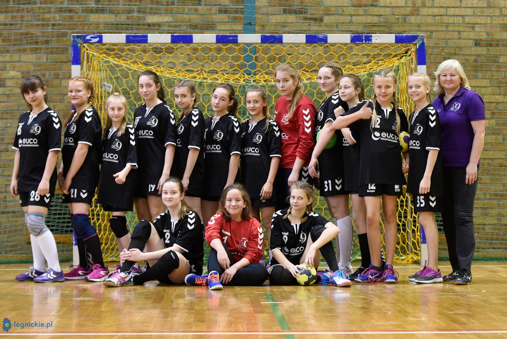Szczypiornistki z "9-ki" kochają złoto (FOTO)