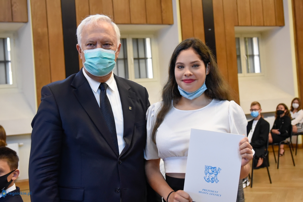 Stypendia prezydenta dla najlepszych (FOTO)