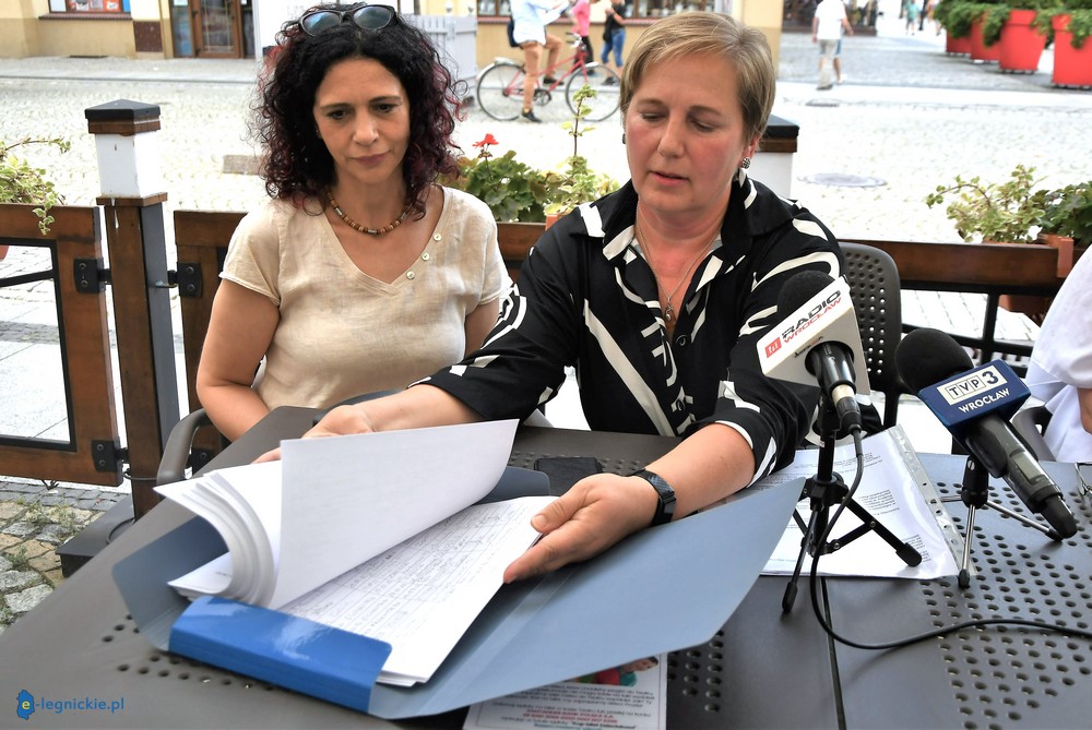 5214 podpisów pod petycją w obronie teatru (FOTO)