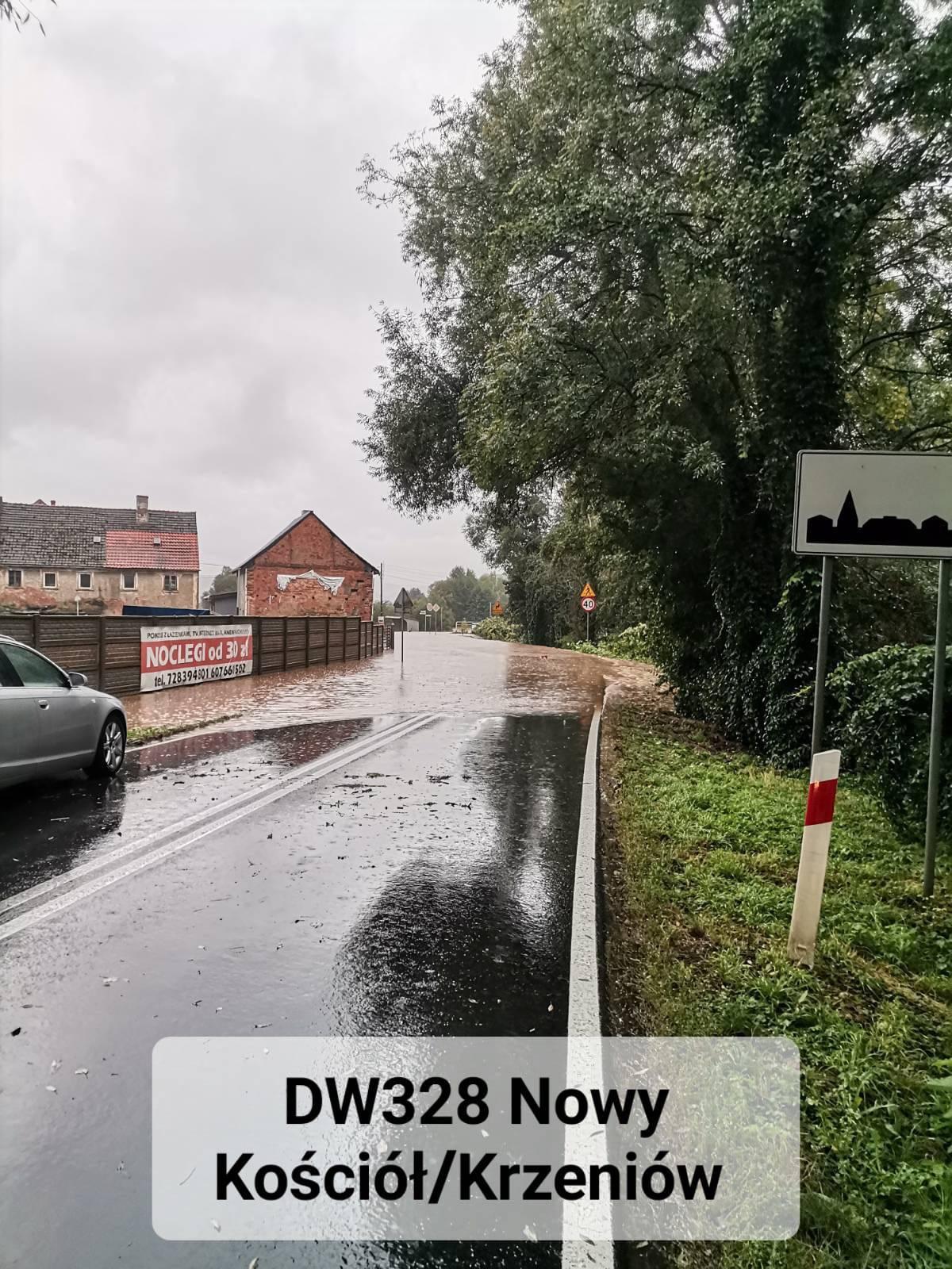 Fala powodziowa pustoszy powiat złotoryjski. Policja ostrzega kierowców!