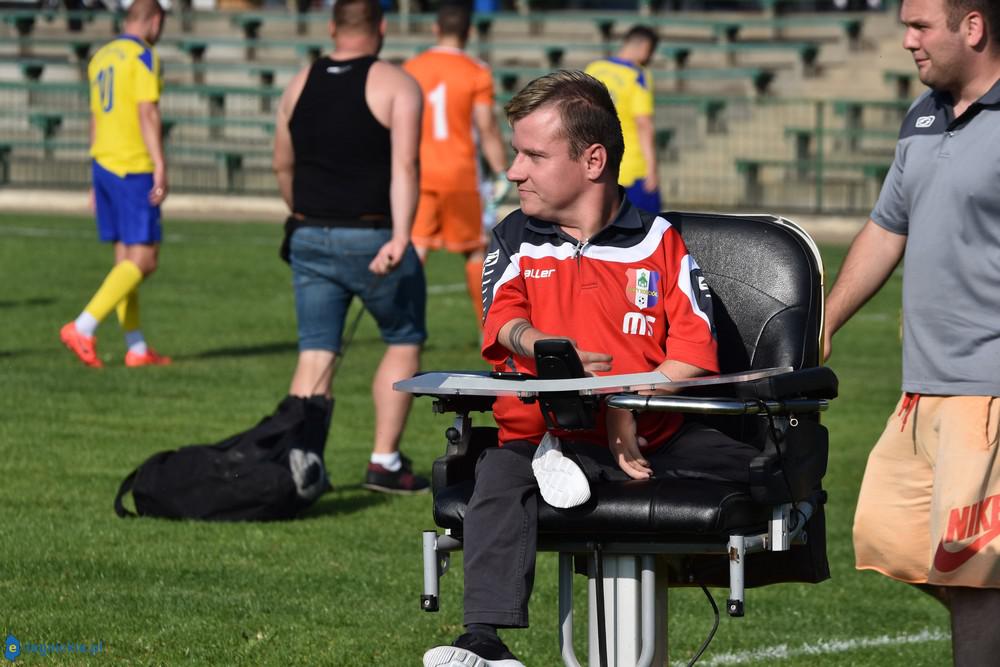 A-klasowiec nie wywiesi białej flagi...