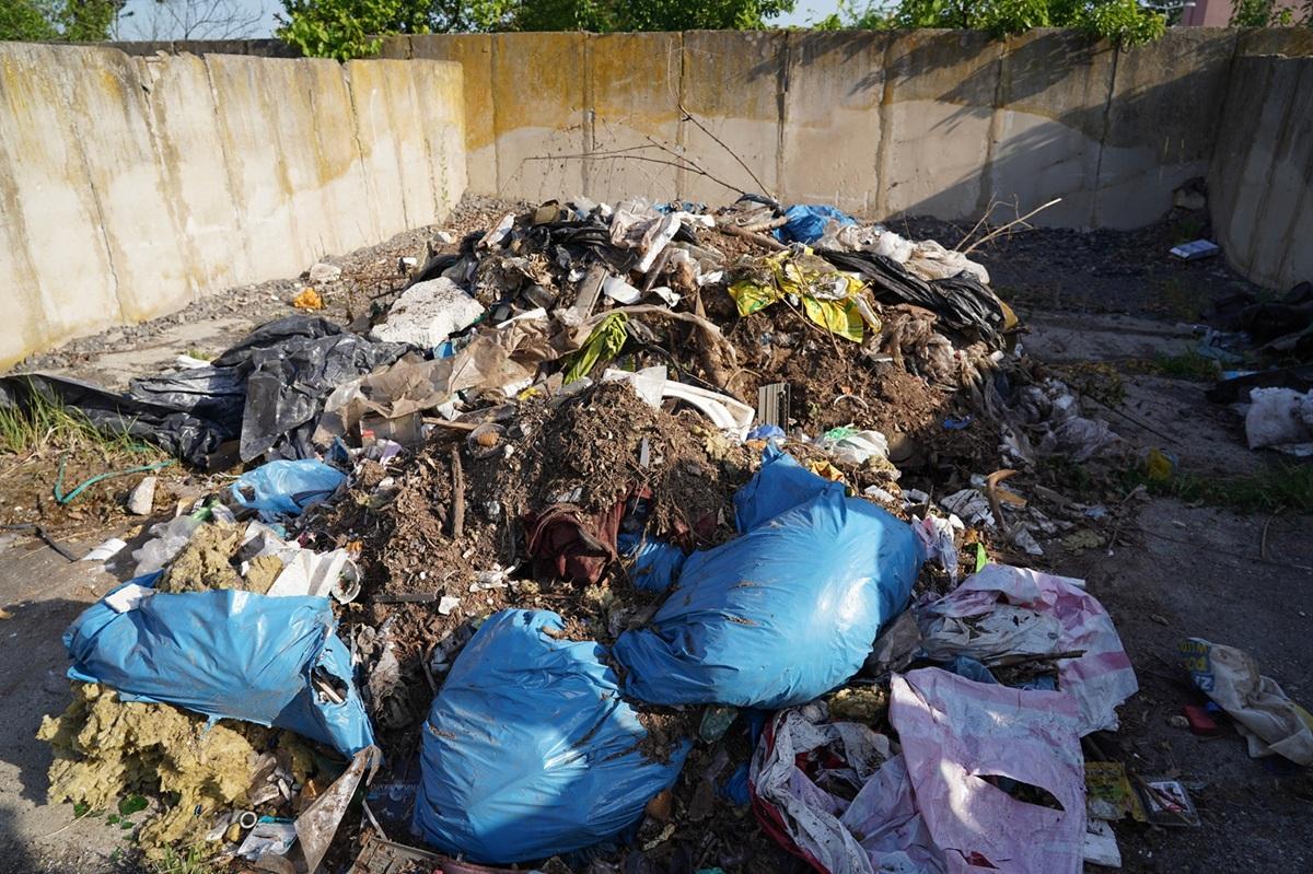 Koniec z podrzucaniem śmieci. LPWiK wzmacnia zabezpieczenia terenu