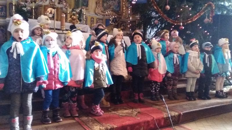 Przedszkolaki zaśpiewały kolędy