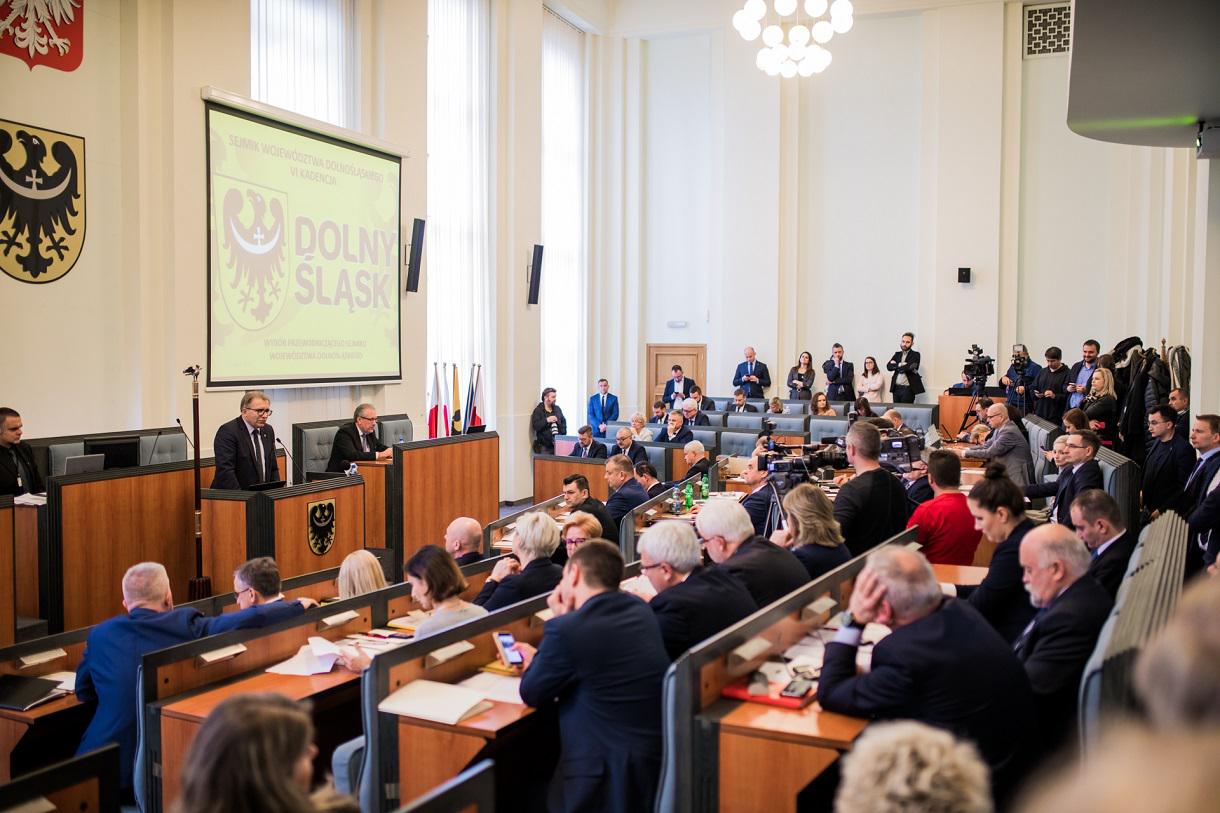 Wybory do Sejmiku Dolnośląskiego - znamy kandydatów (LISTY)