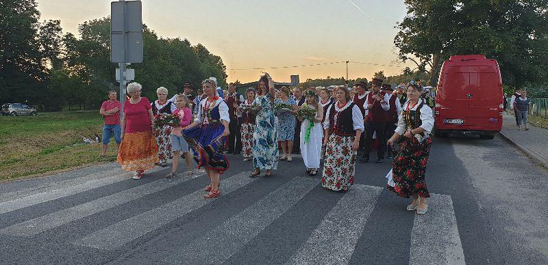 Nad Skorą śpiewali i biesiadowali