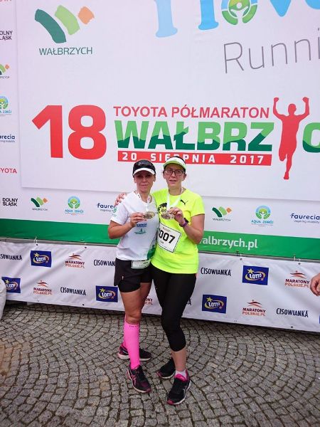 Złotoryjscy biegacze na trasie wałbrzyskiego półmaratonu