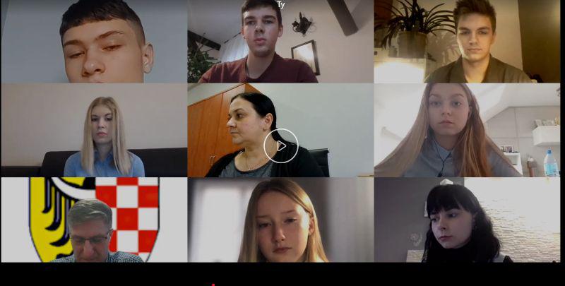 Młodzież doradza staroście
