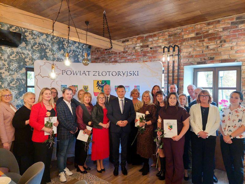 Nagrody Starosty Złotoryjskiego z okazji Dnia Edukacji Narodowej (FOTO)