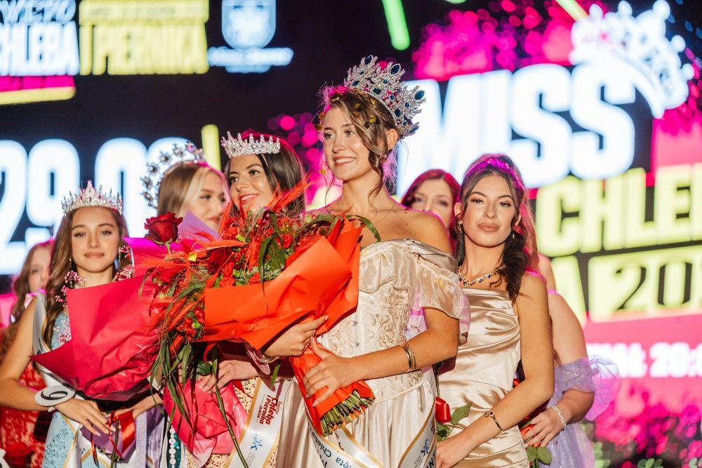  Miss Święta Chleba i Piernika! Korona trafiła do Oliwii Piżyk(FOTO)