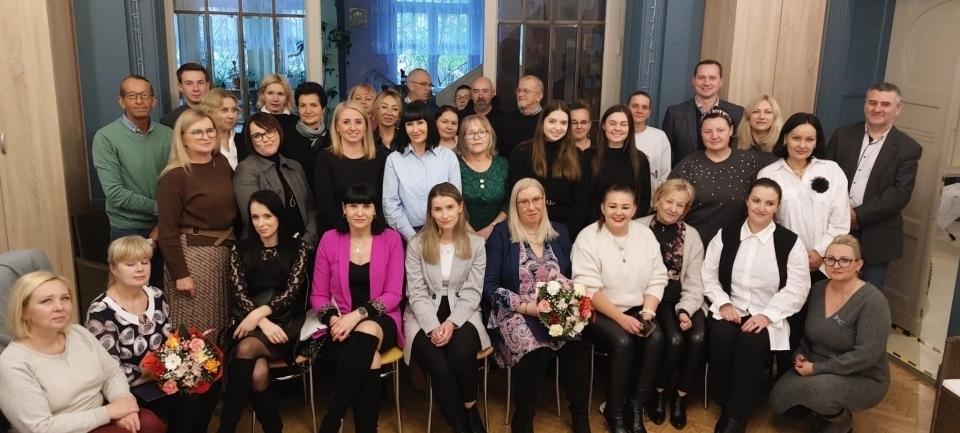 Pracownicy socjalni świętowali. W prezencie – lodówka
