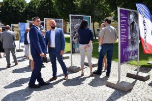 Karol Wojtyła i Stefan Wyszyński w centrum Chocianowa