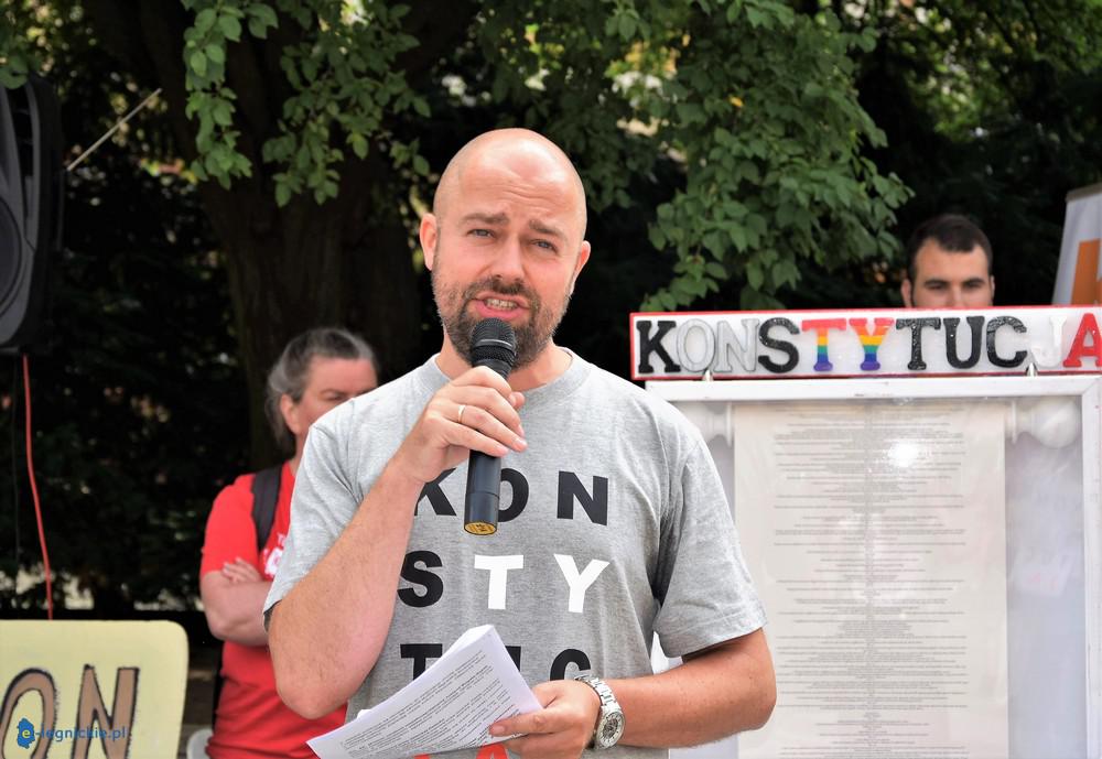 M. Lewoc: musimy zacząć szanować Konstytucję. WSZYSCY!