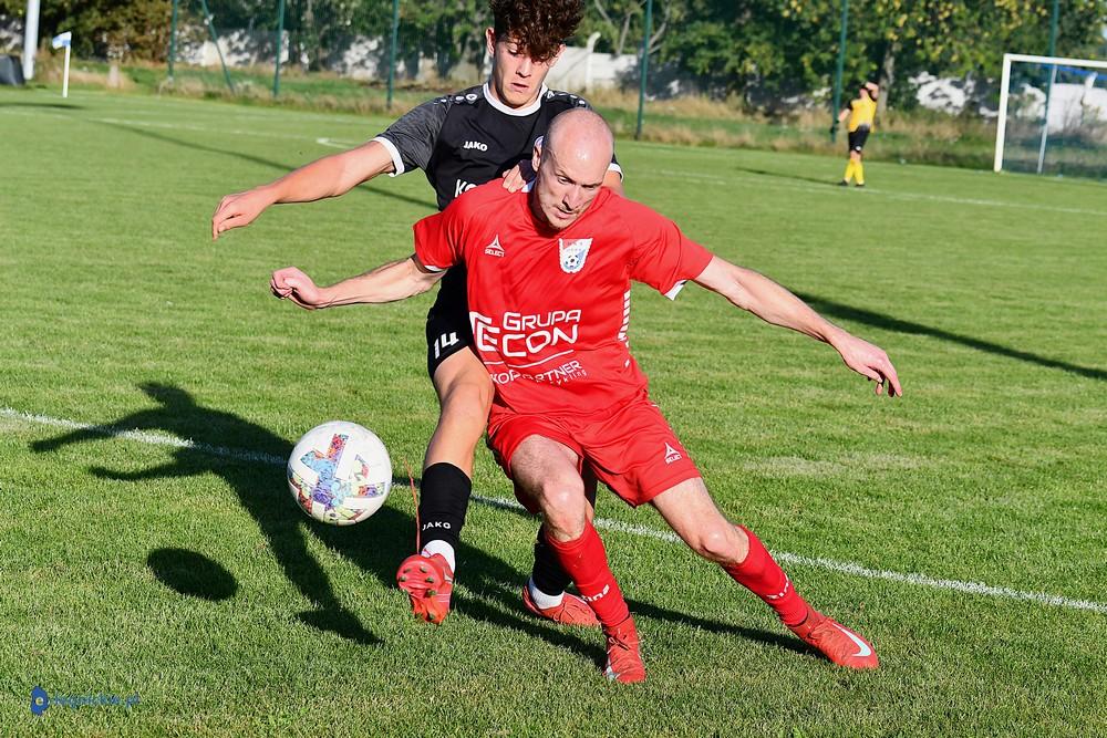 Lider zdobył Jawor. Rollercoaster w końcówce (FOTO)