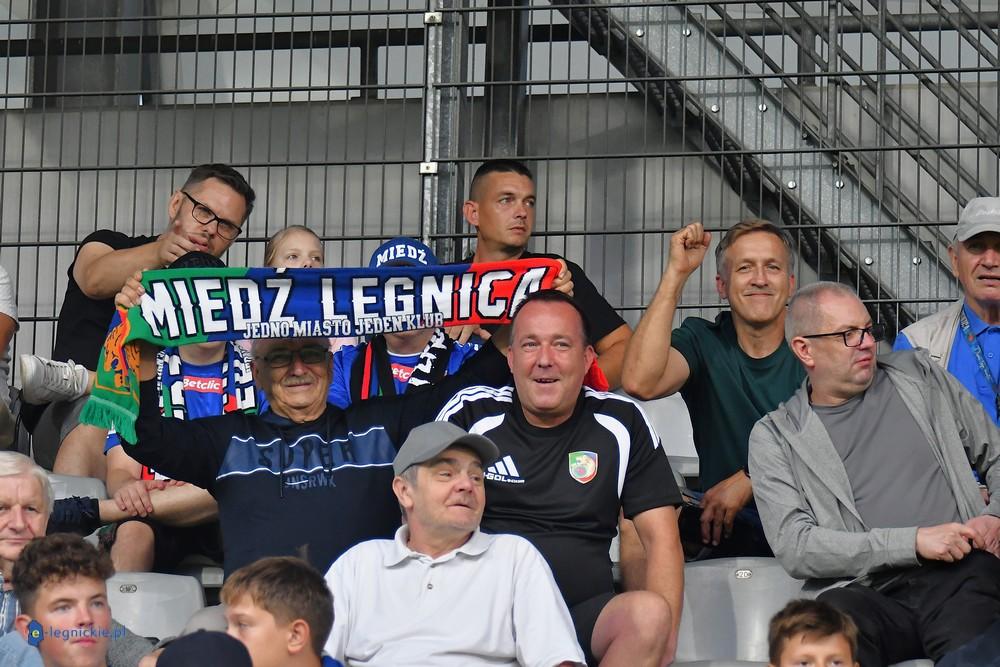 Znajdź się na trybunach! Derby pełne emocji, dymu i gorącego dopingu(FOTO)