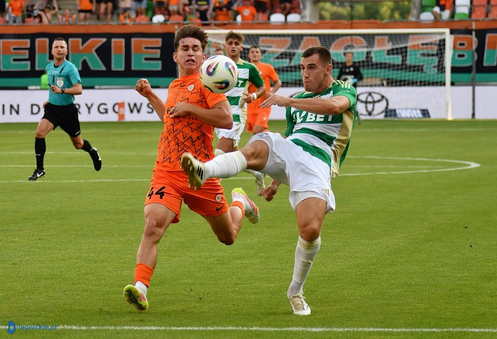 Miedziowi triumfują w Gdańsku i zostają sensacyjnym wiceliderem ekstraklasy !