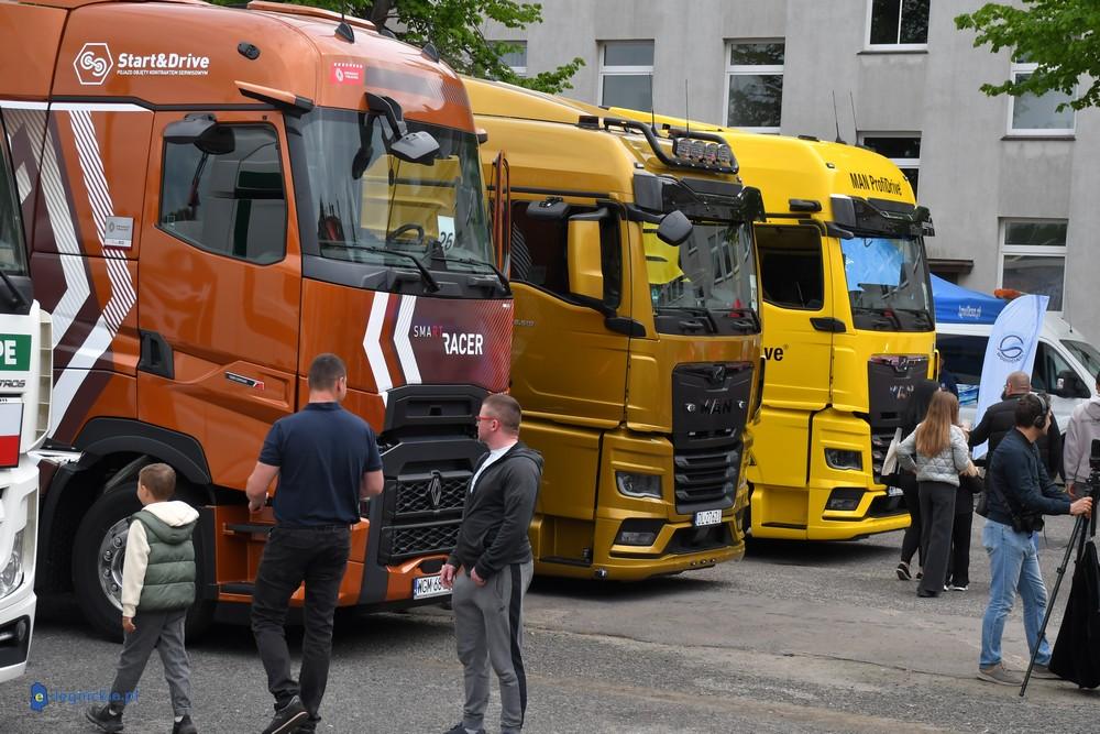Tłumy na „Legnicy na Kołach”. Motoryzacyjne święto po raz trzeci w Samochodówce (FOTO)