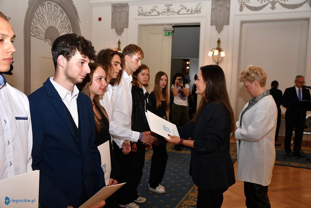 Stypendia Prezydenta Legnicy dla uczniów (FOTO)