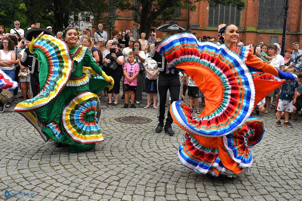Barwny korowód festiwalu Świat pod Kyczerą (FOTO, FILM)