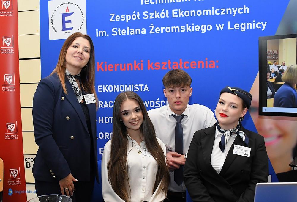 Gdzie dalej się uczyć? Młodzi tłumnie na Targach Edukacyjnych (FOTO)