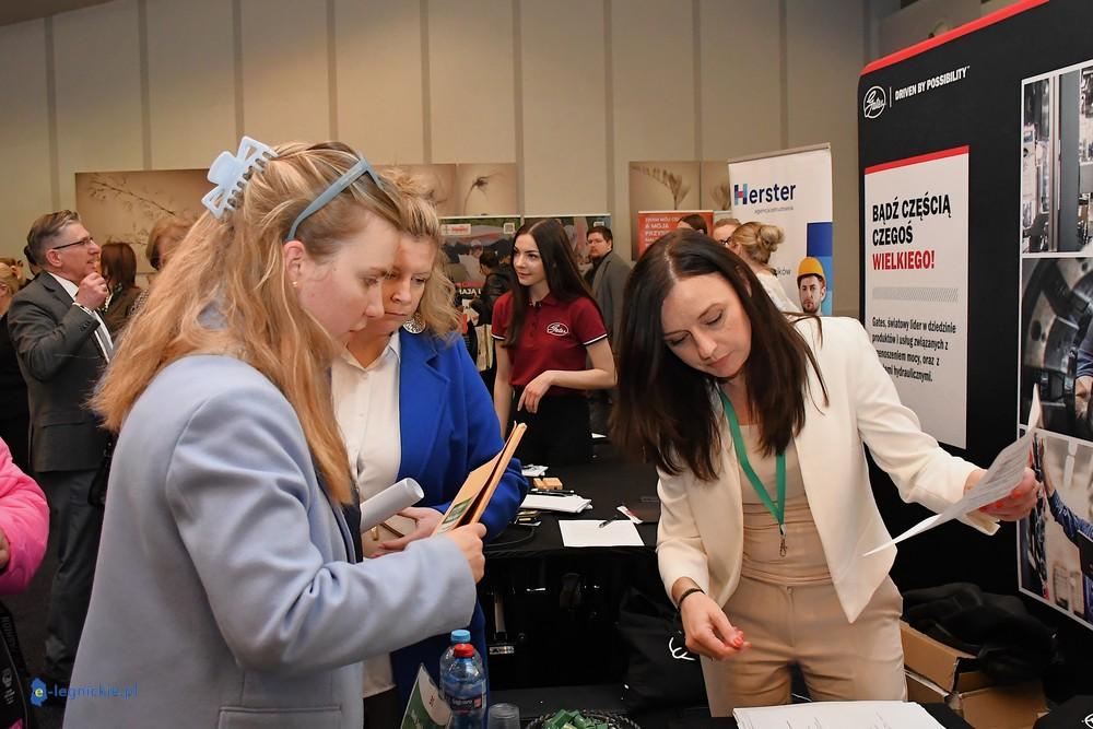 Rekordowe Powiatowe Targi Pracy (FOTO)