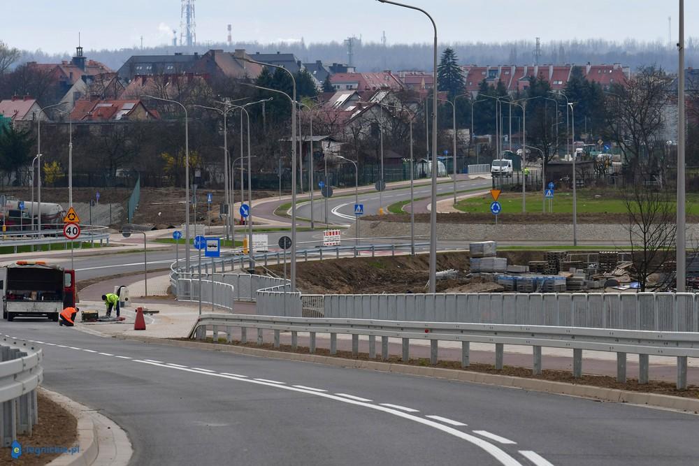 Można jeździć zbiorczą drogą, ale kilkoma odcinkami (FOTO)