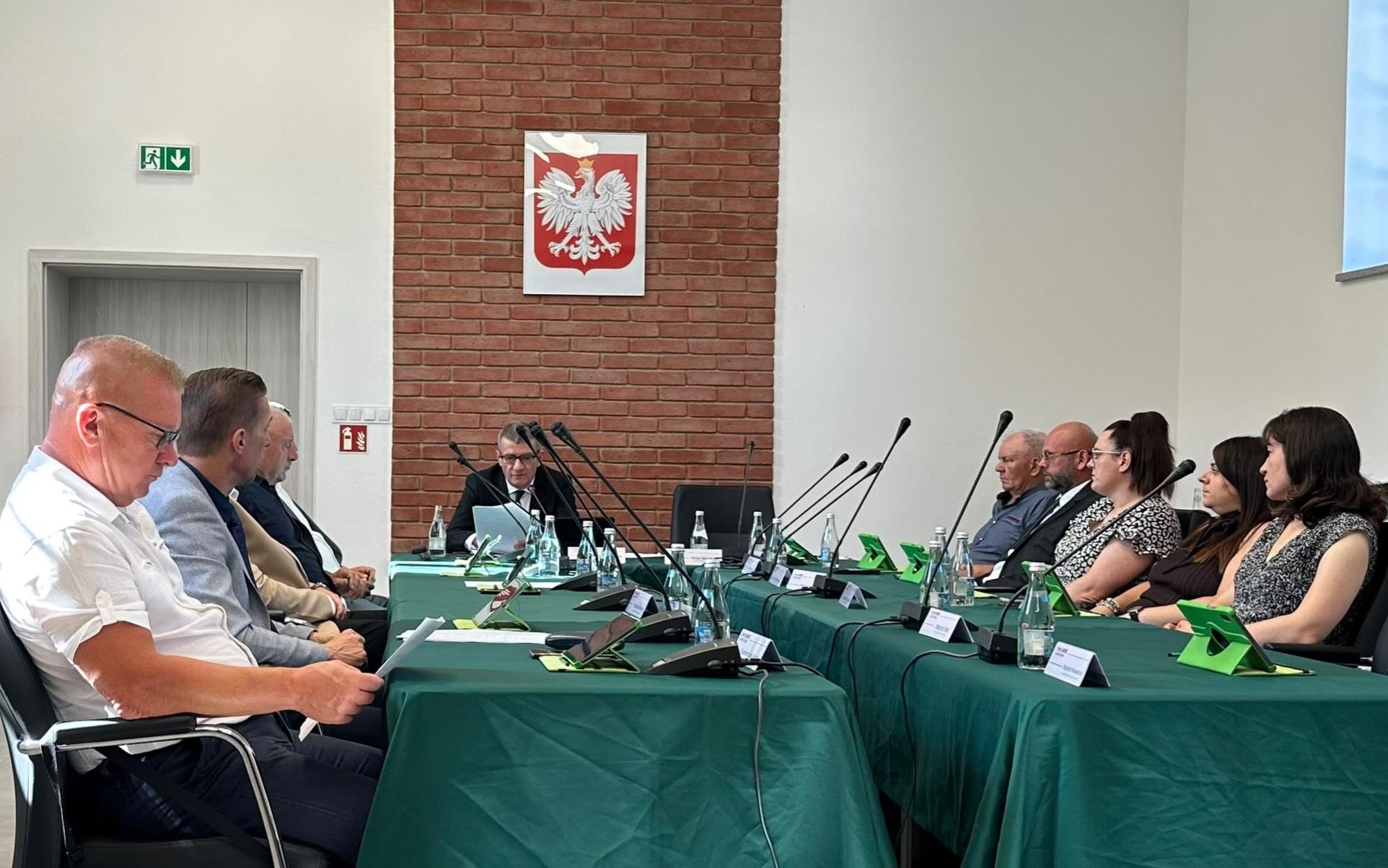  Tomasz Kulczyński z absolutorium i wotum zaufania. Radni docenili inwestycje w gminie Chocianów