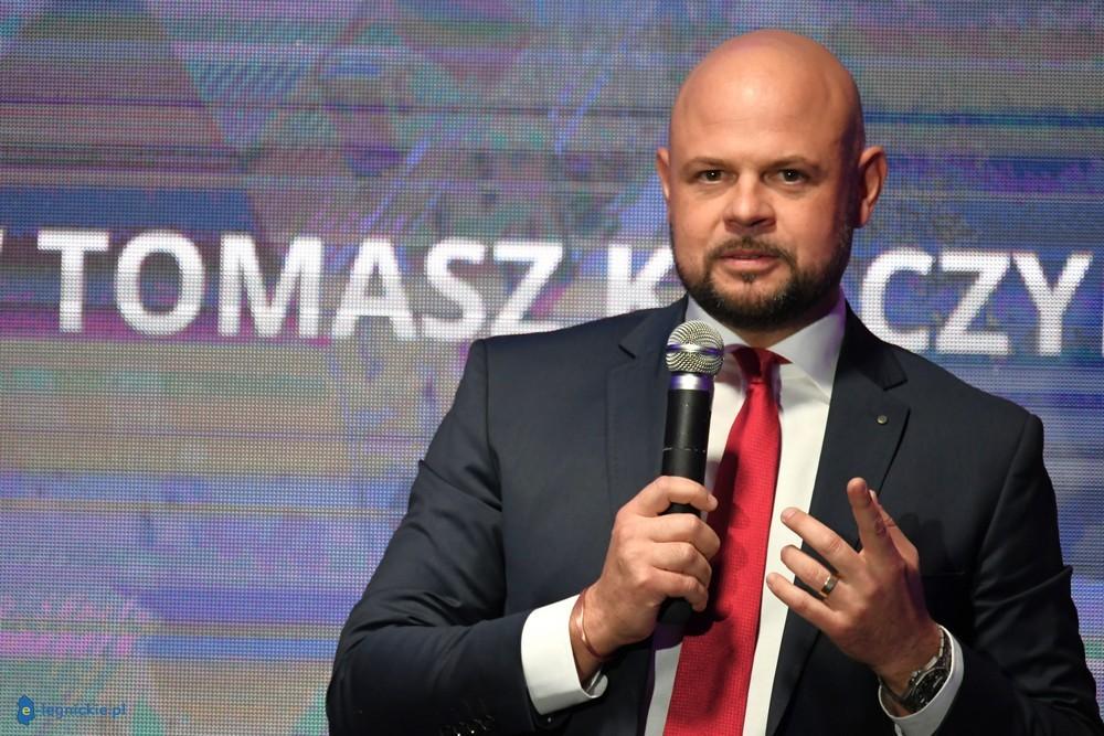  Tomasz Kulczyński z absolutorium i wotum zaufania. Radni docenili inwestycje w gminie Chocianów