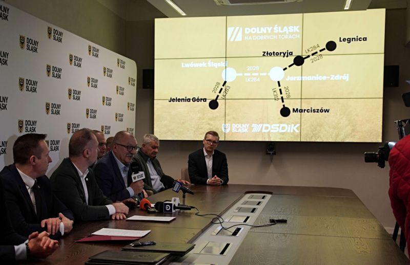 Kolej wróci do Lwówka Śląskiego, rozpoczynają się prace również na linii 312