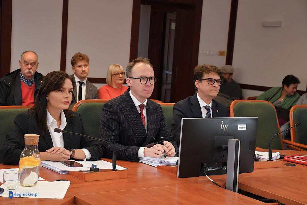 Podwyżka wynagrodzenia dla rodzin zastępczych w Legnicy