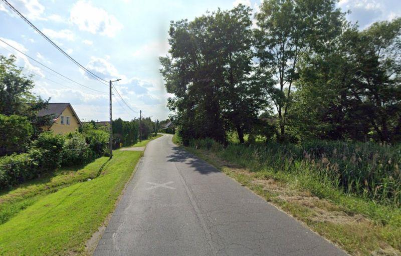 Mieszkańcy błagają o chodnik. Starosta pokrętnie wyjaśnia...