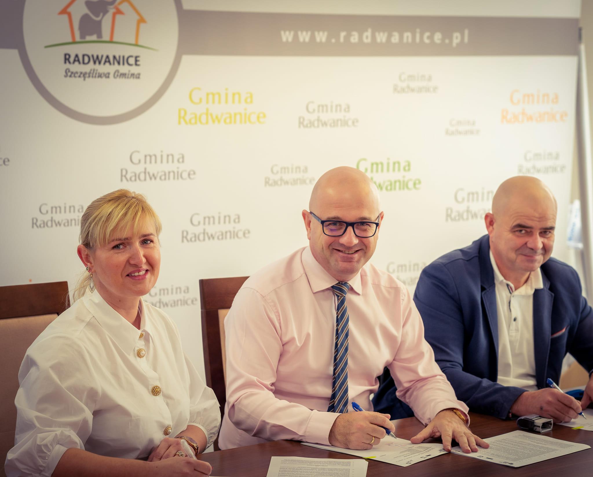 Inwestycyjna ofensywa drogowa w gminie Radwanice