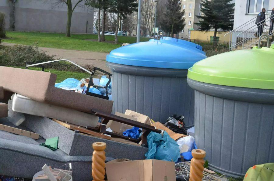 Związek Gmin Zagłębia Miedziowego zaostrza kontrole segregacji odpadów. Będą czerwone kartki