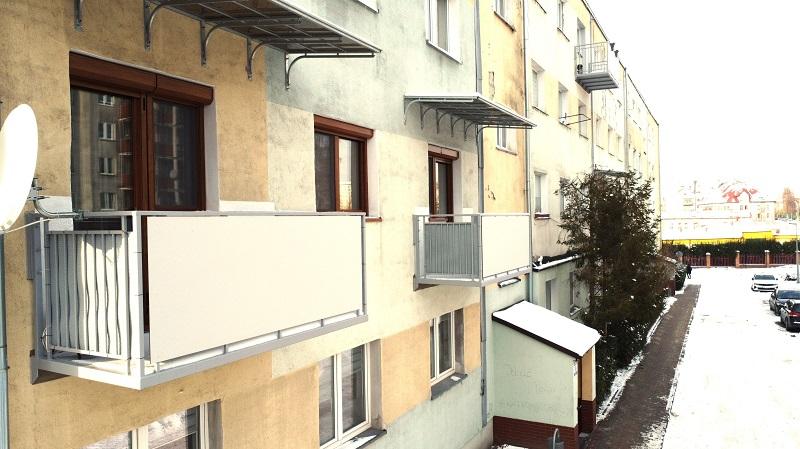 W spółdzielni mieszkaniowej doczepiają balkony. Komu balkon?