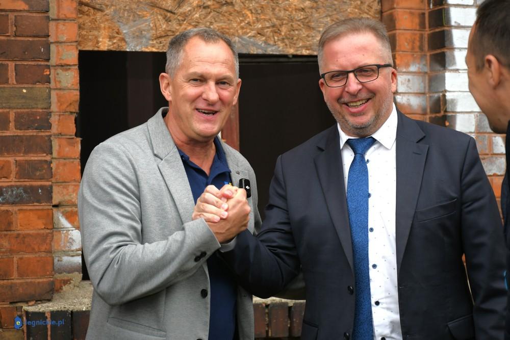 Sentymentalna podróż wójta J.Szwagrzyka.Tłumy na peronach i powrót nadziei na kolej